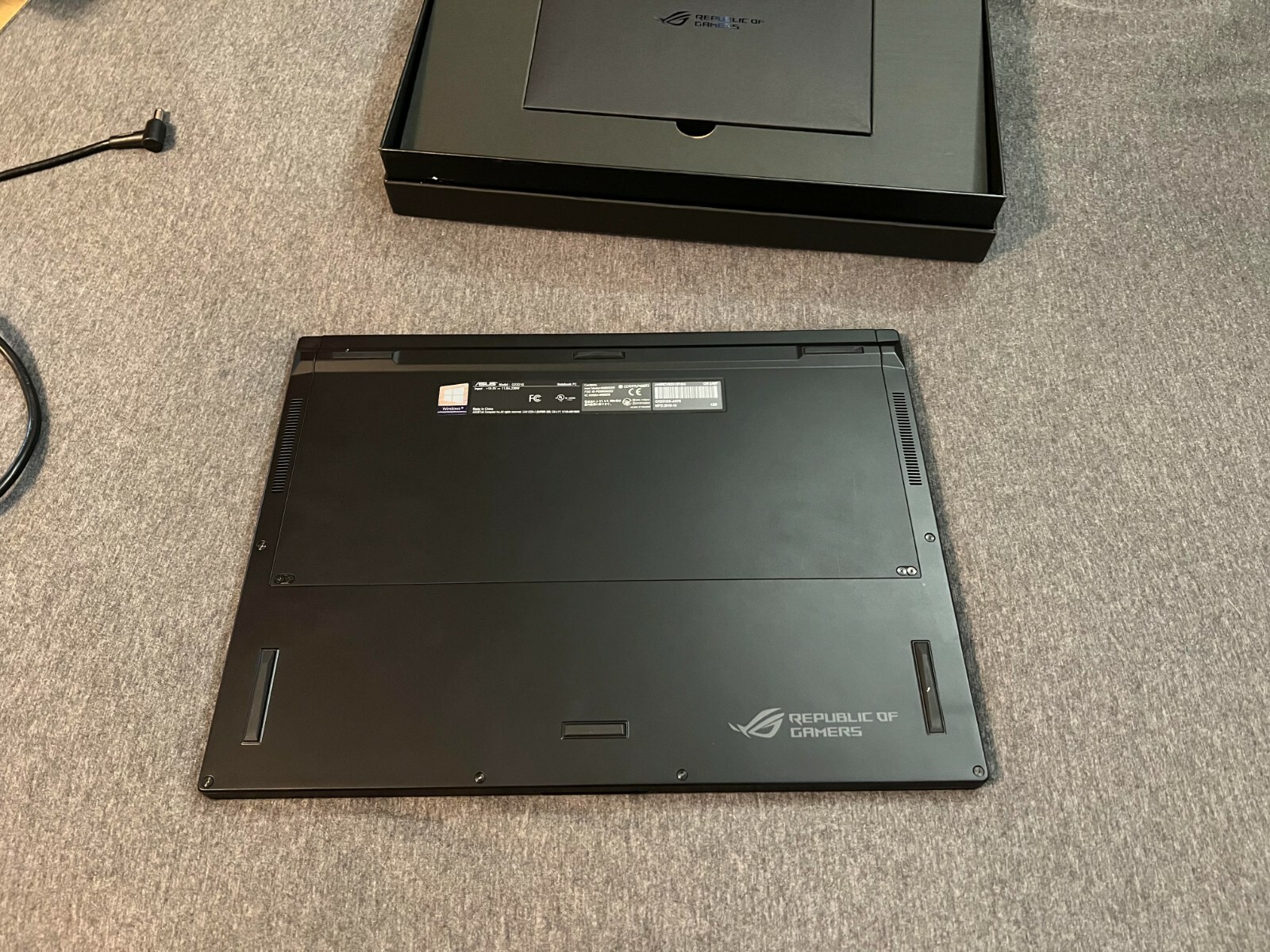 Asus ROG Zephyrus GX531GS-AH78 15.6″ IPS 144Hz i7-8750H 2.2GHz 246GB 1TB GTX1070