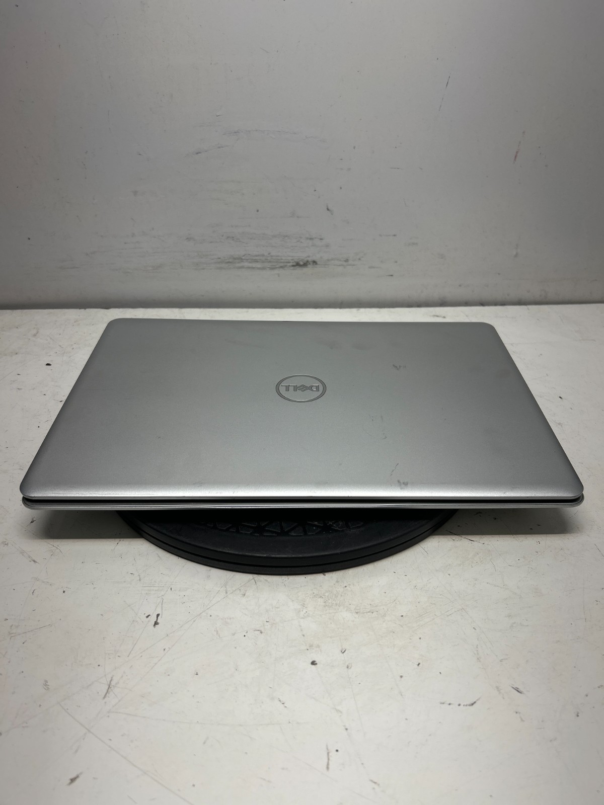 Dell Inspiron 15 5584 Intel Core i7-8565u NO RAM NO HDD NO BAT – FOR PARTS