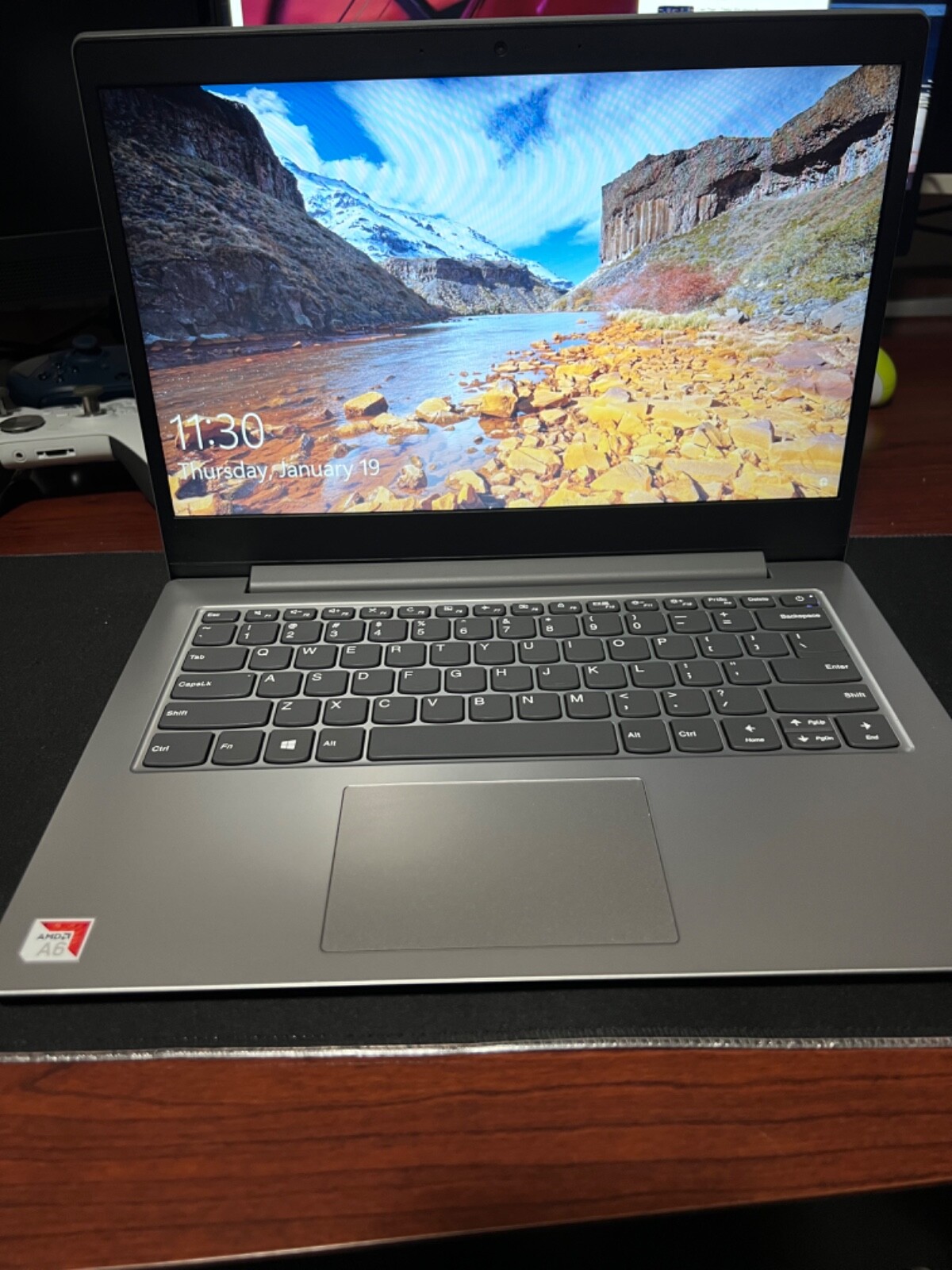 Lenovo Ideapad Slim 1-14AST-05 AMD A6-9220e RADEON R4 4GB RAM 64GB SSD Windows