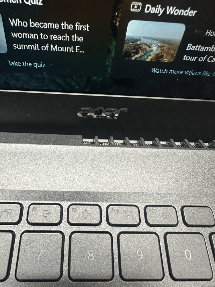 Acer Aspire 5 15 Laptop Used w/ Case and Charger