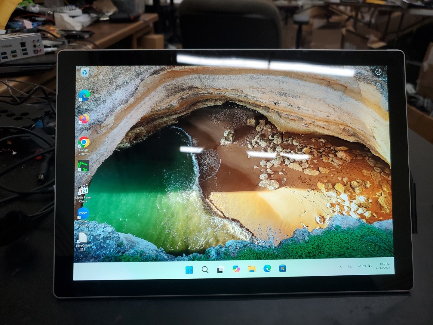 Microsoft Surface Pro (M3-7Y30, 4gb RAM 128gb SSD, W11Pro) 111225-5
