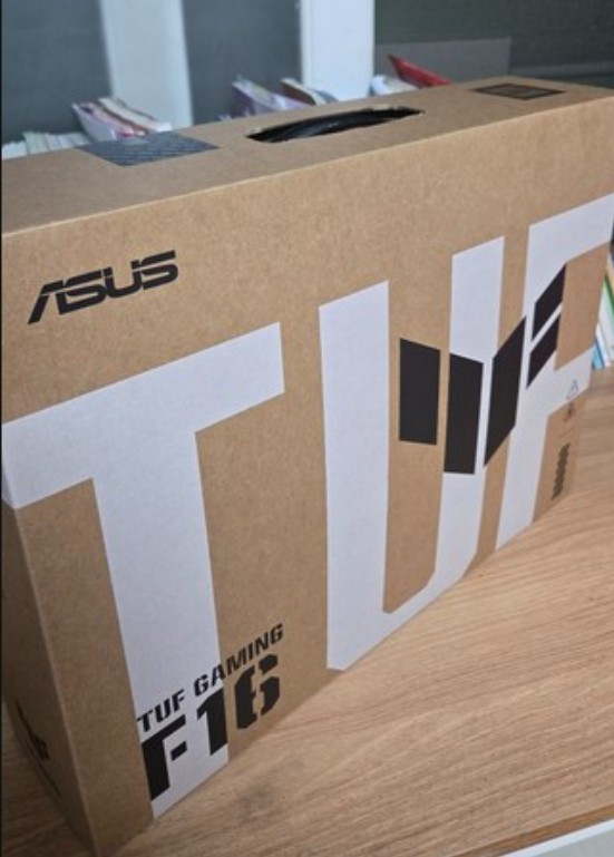 ASUS / TUF Gaming F16 / RAM 32GB / FX608JMR-QT040 / RTX5060 / 512GB / i7-14650HX