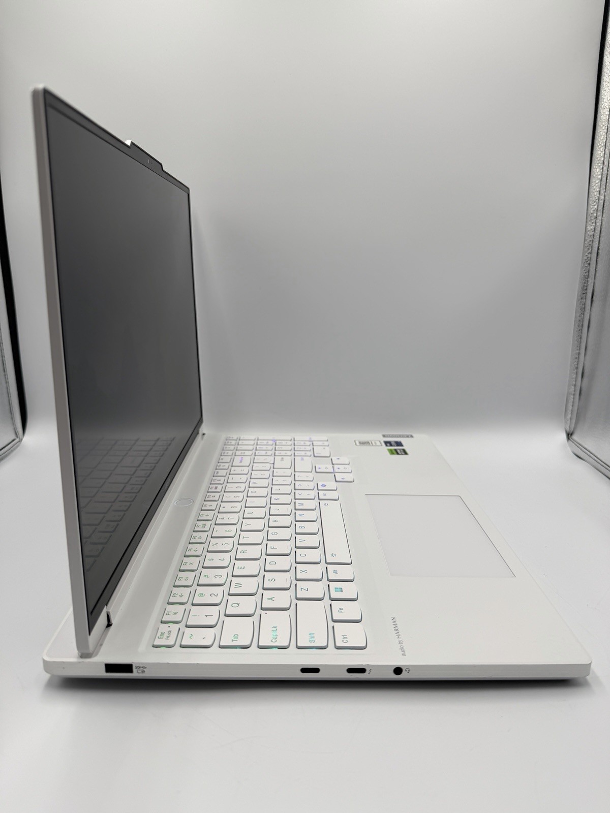 Lenovo Legion 7i Gen 9 i9-14900HX 32GB RAM 1TB SSD RTX 4070 Gaming Laptop