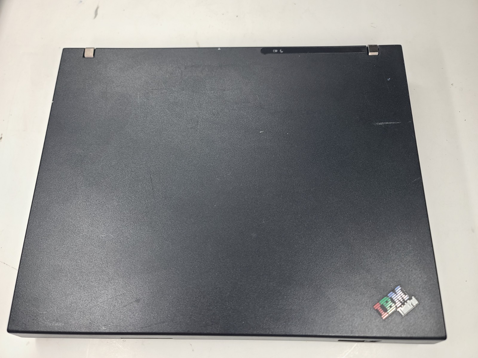 IBM ThinkPad R50e/ IBM ThinkPad I Series. No HARD-DRIVES. Untested