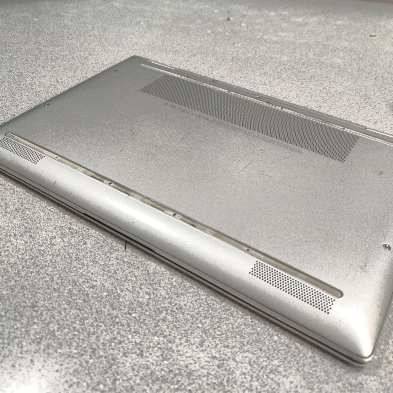 HP EliteBook X360 1030 G4 T i7-8665U 13″ 16GB RAM NO SSD/OS/AC HEAVILY SCUFFED