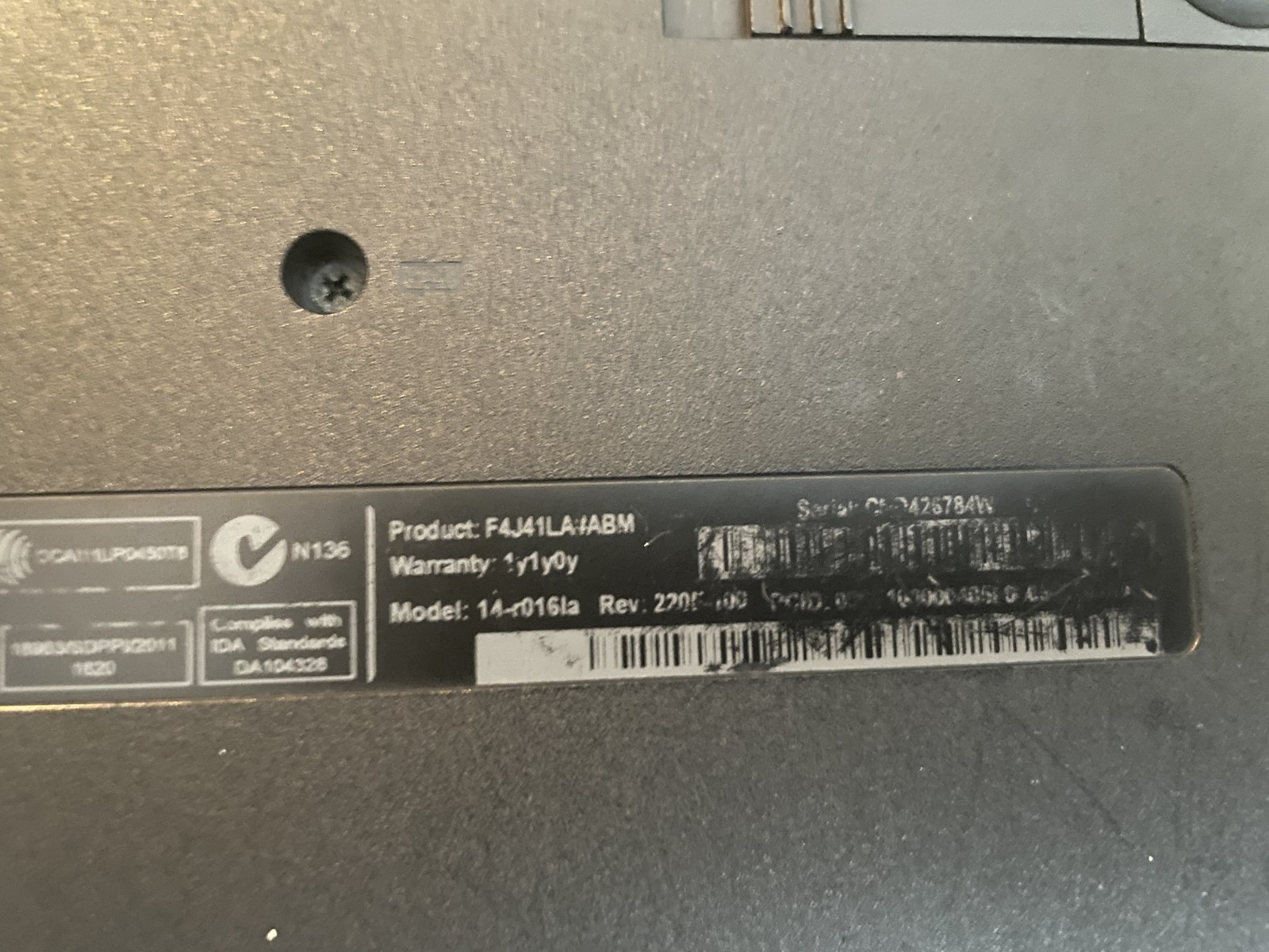 HP Pavilion 14-r016la storage 500GB Memory 4GB white color