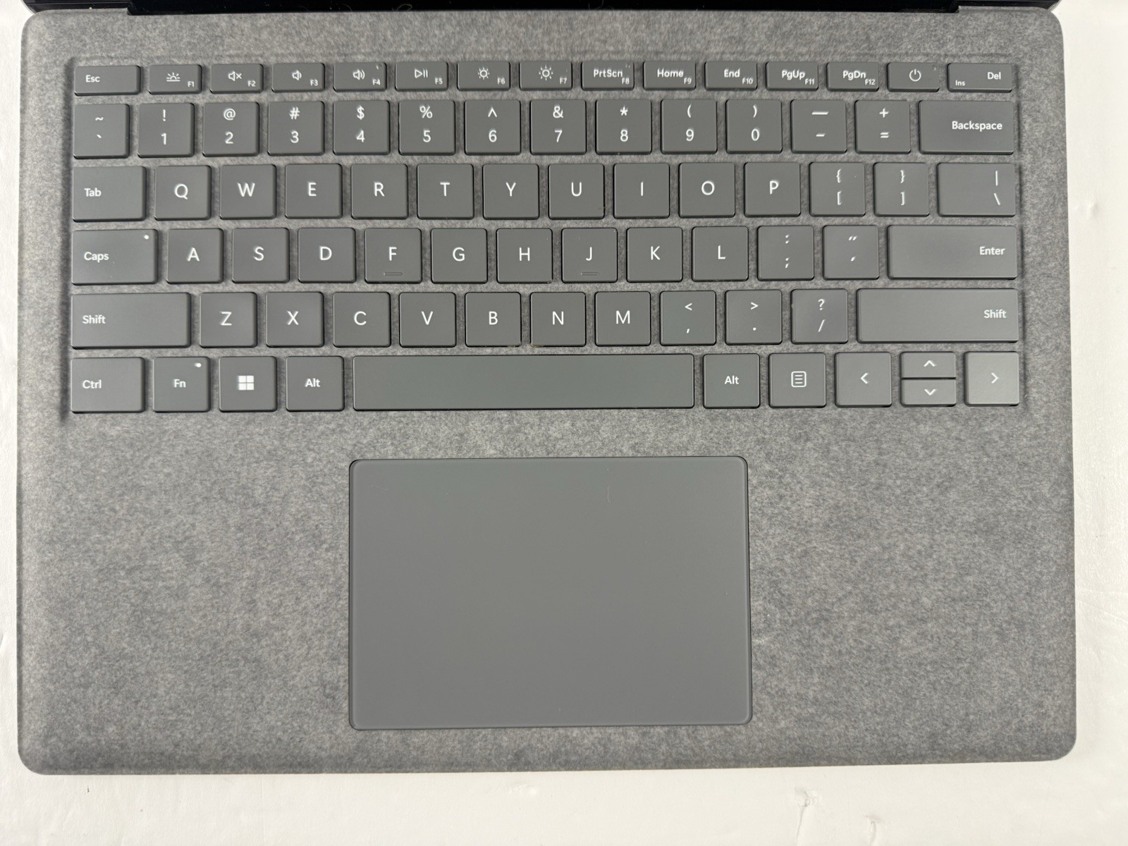 Microsoft Surface Laptop 5 13.5” 1950 Intel Core i7-1265U 16GB RAM 512GB NVME