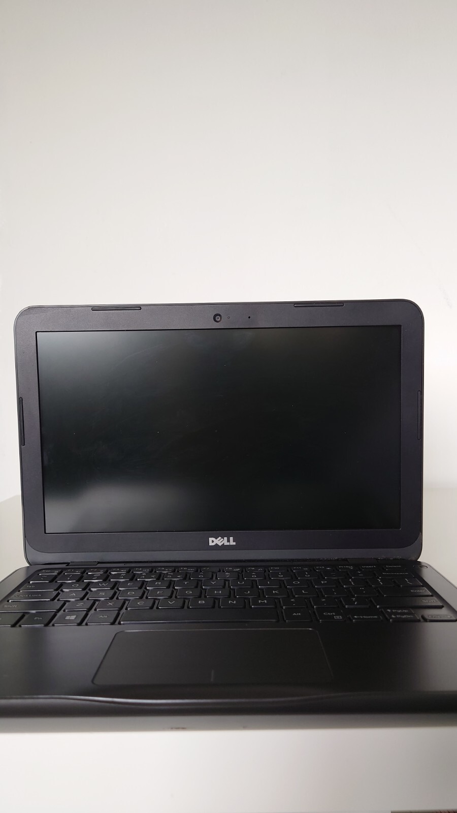 Laptop Dell P24T Inspiron 3180 11.6″ with Charger – Working