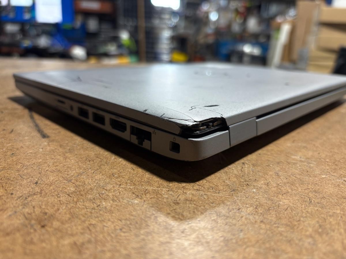 Dell Latitude 5411 14″ i7-10850H 8GB RAM 256GB SSD FHD No Charger/No OS Tested