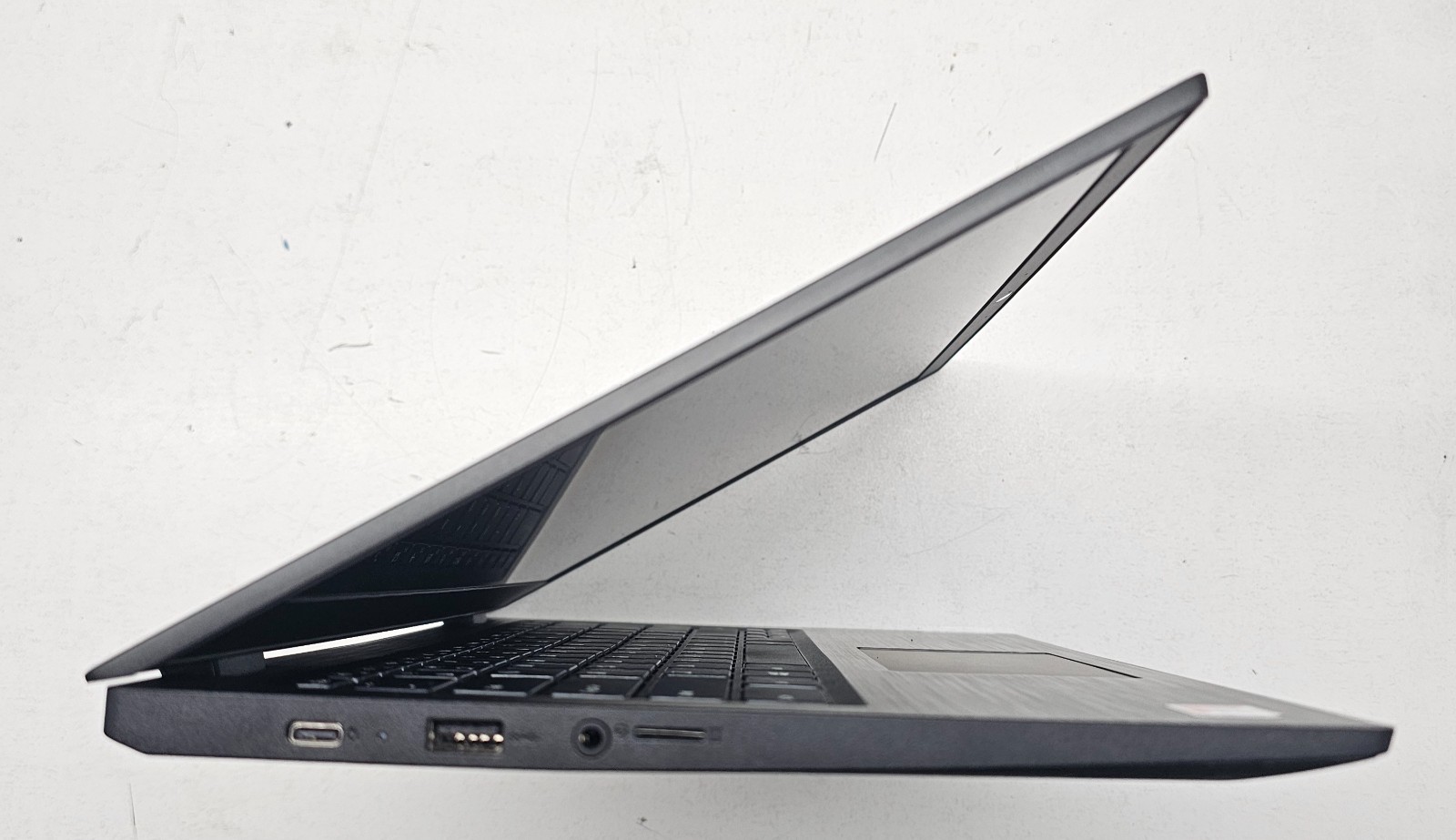 Lenovo 14W 14″ Laptop AMD A6-9220C 4GB Ram 64GB eMMC No OS (FL)