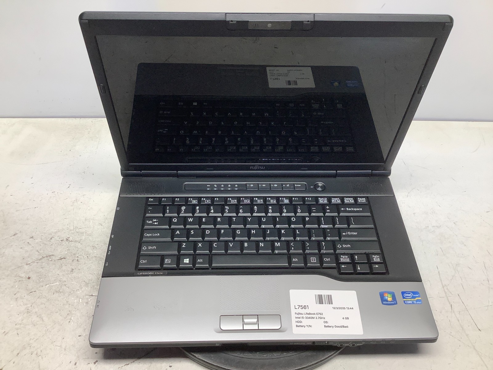 Fujitsu LifeBook E752 Intel i5-3340M 2.7GHz 4 GB NO HDD
