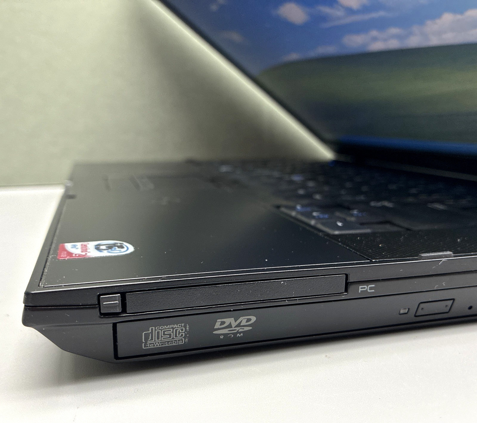 RETRO Dell Latitude E6500/E6510 15” Windows XP 32-Bit Laptop 250GB HDD DVD