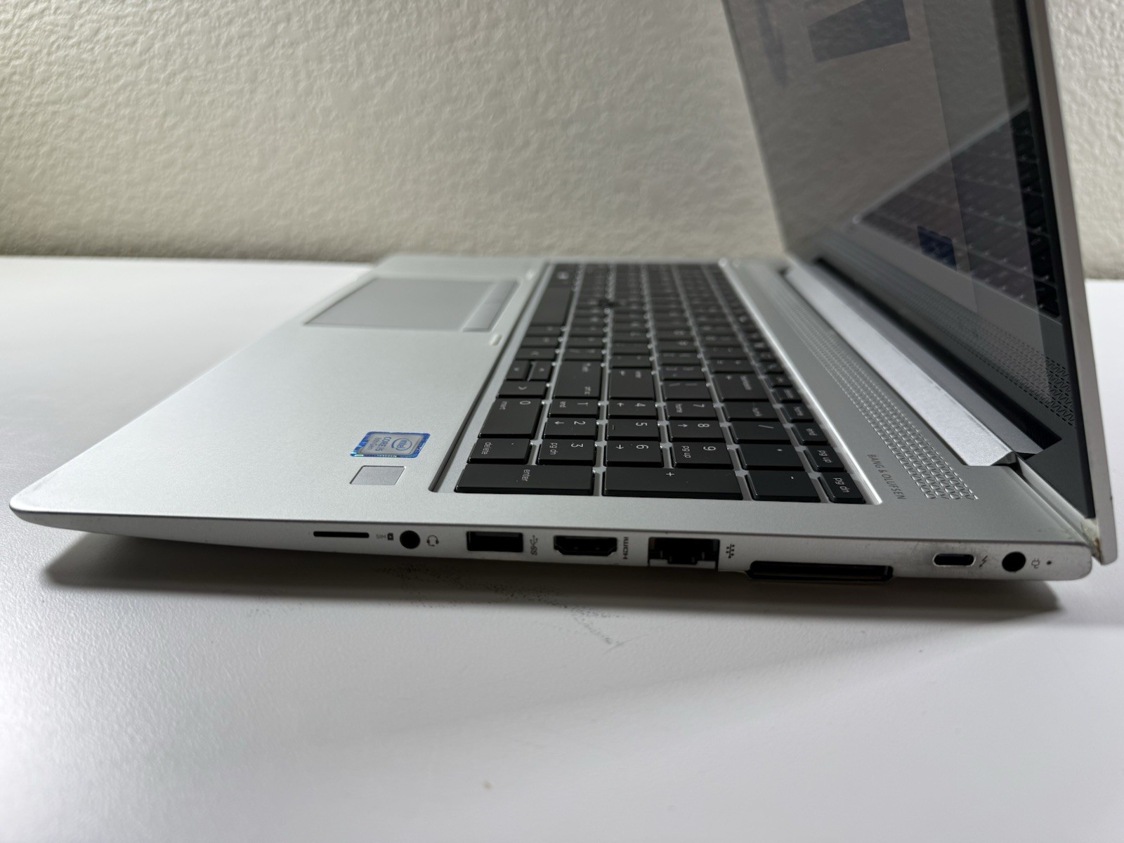HP EliteBook 850 G5 15.6″ i5-8250U 256GB SSD 4GB DDR4 Silver Laptop Touch Read