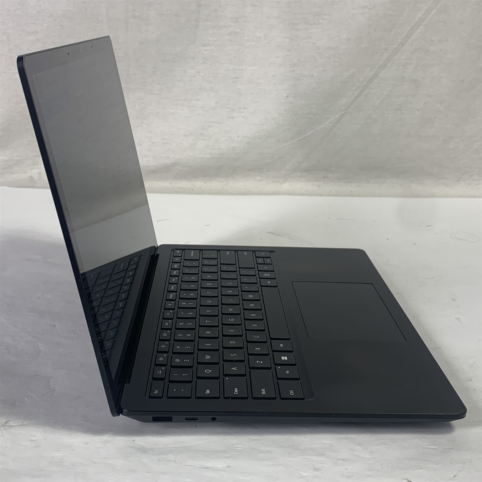 Microsoft Surface Laptop 4 1951 13.5″ i7-1185G7 3.0GHz 16GB 256GB NVMe SSD-Win11