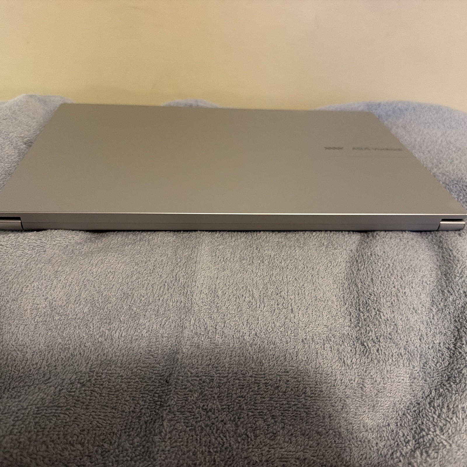 asus vivobook 15 F1504v