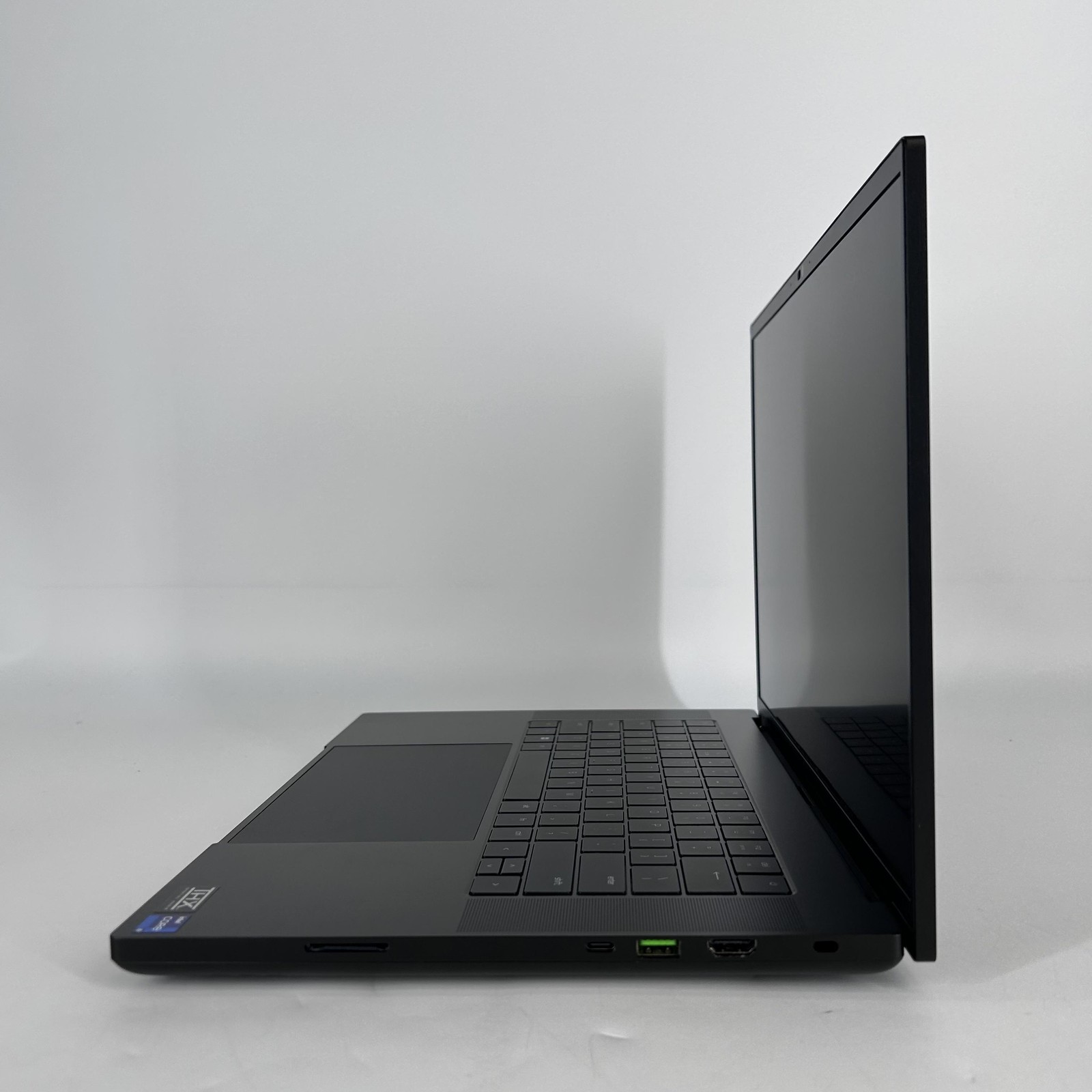 Razer Blade 16 120Hz UHD+ 2.2 GHz i9-13950HX 32GB 1TB/1TB NVIDIA RTX 4090 READ