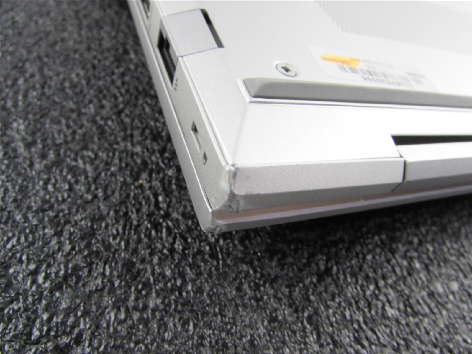 HP ELITEBOOK 640 (G9) 1920X1080 FHD TOUCHSCREEN I7-1270P NO SSD 8GB RAM NO O.S