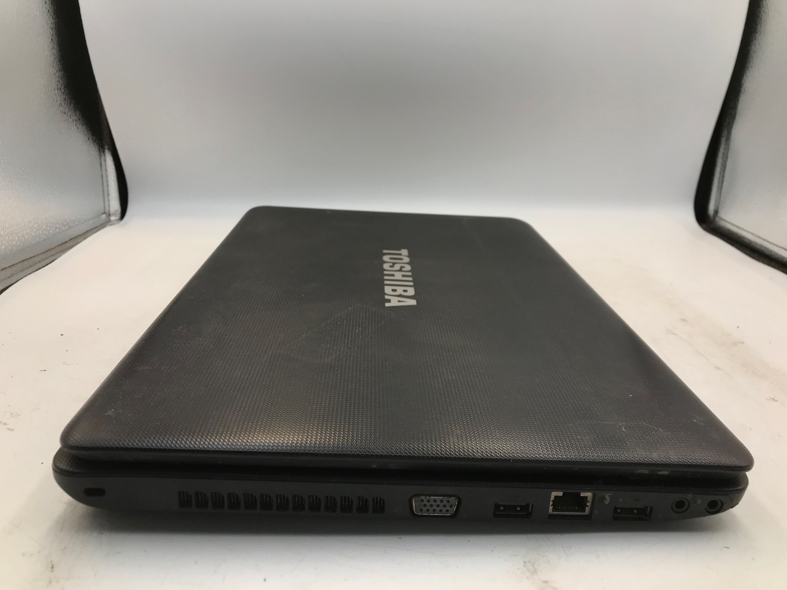 Toshiba Satellite C655 Intel Core i3-380M 2.53GHz 15″ -BROKEN DISPLAY -MZ