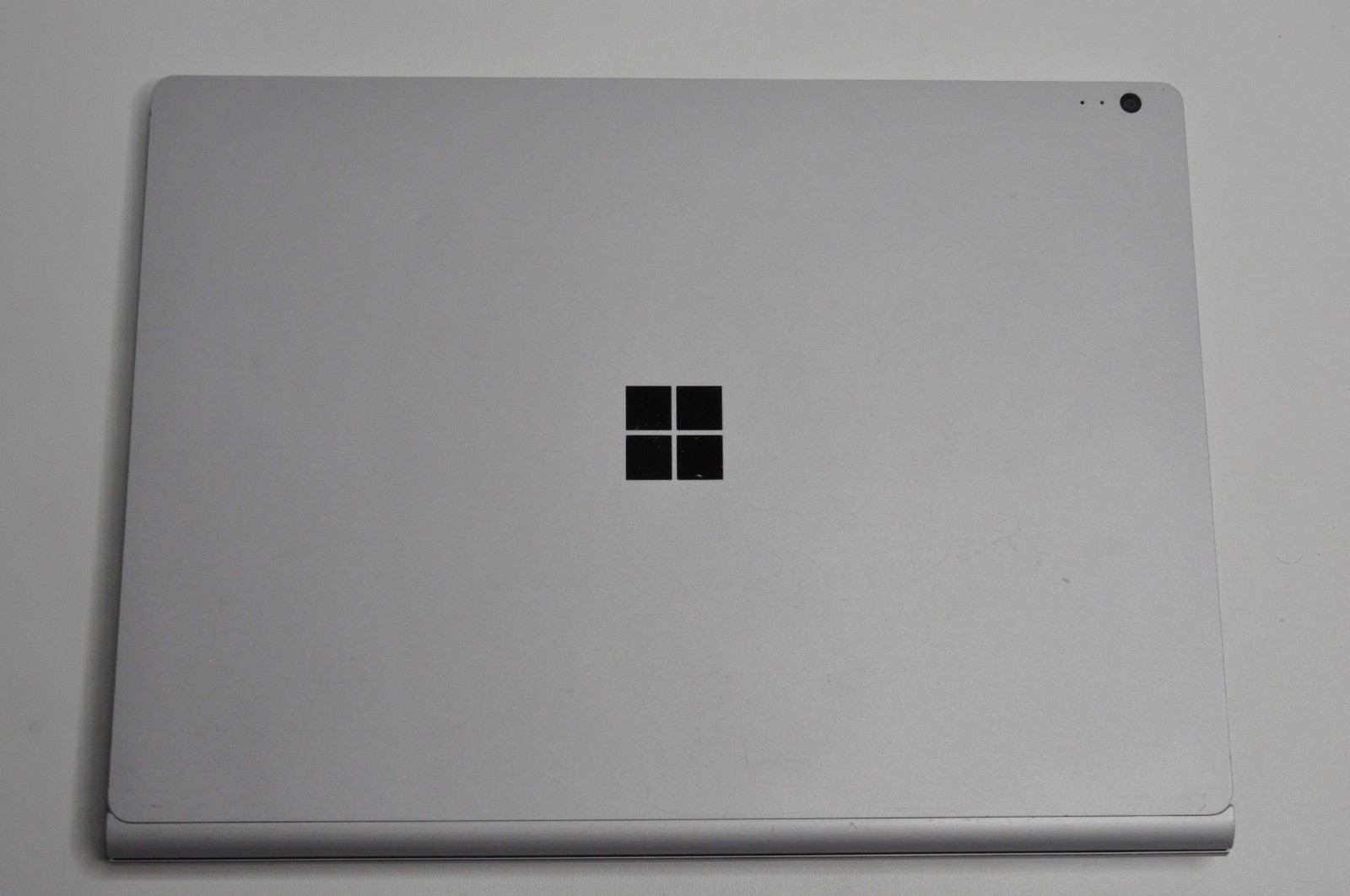 Microsoft Surface Book 2 13.5″ | i5 8350U 1.70GHz | 8GB | 256GB SSD