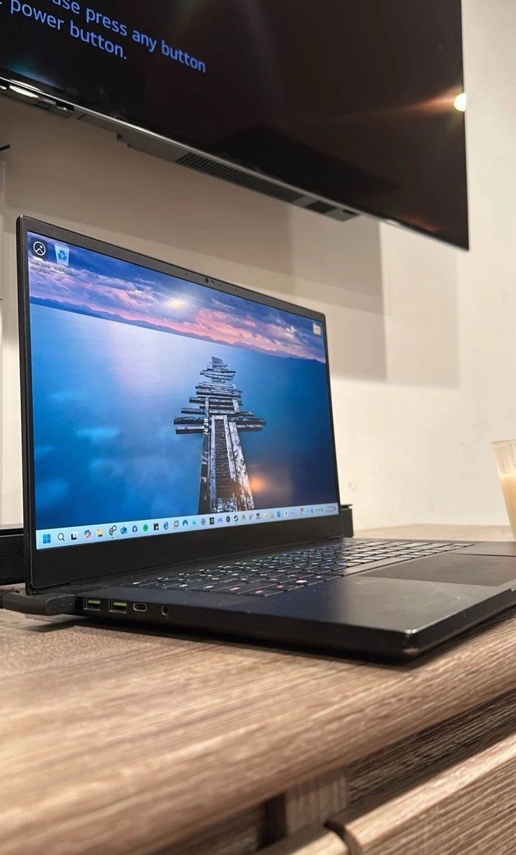 Razer Blade 15 Advanced (Model 300hz)