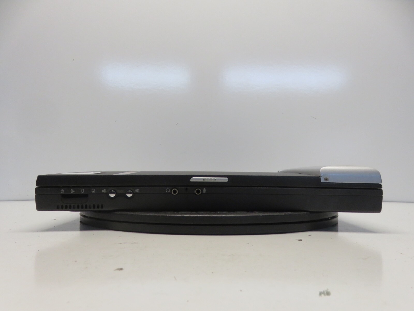 Compaq Evo NC610 Intel Pentium 4 1.8GHz 512 MB NO HDD No Batt