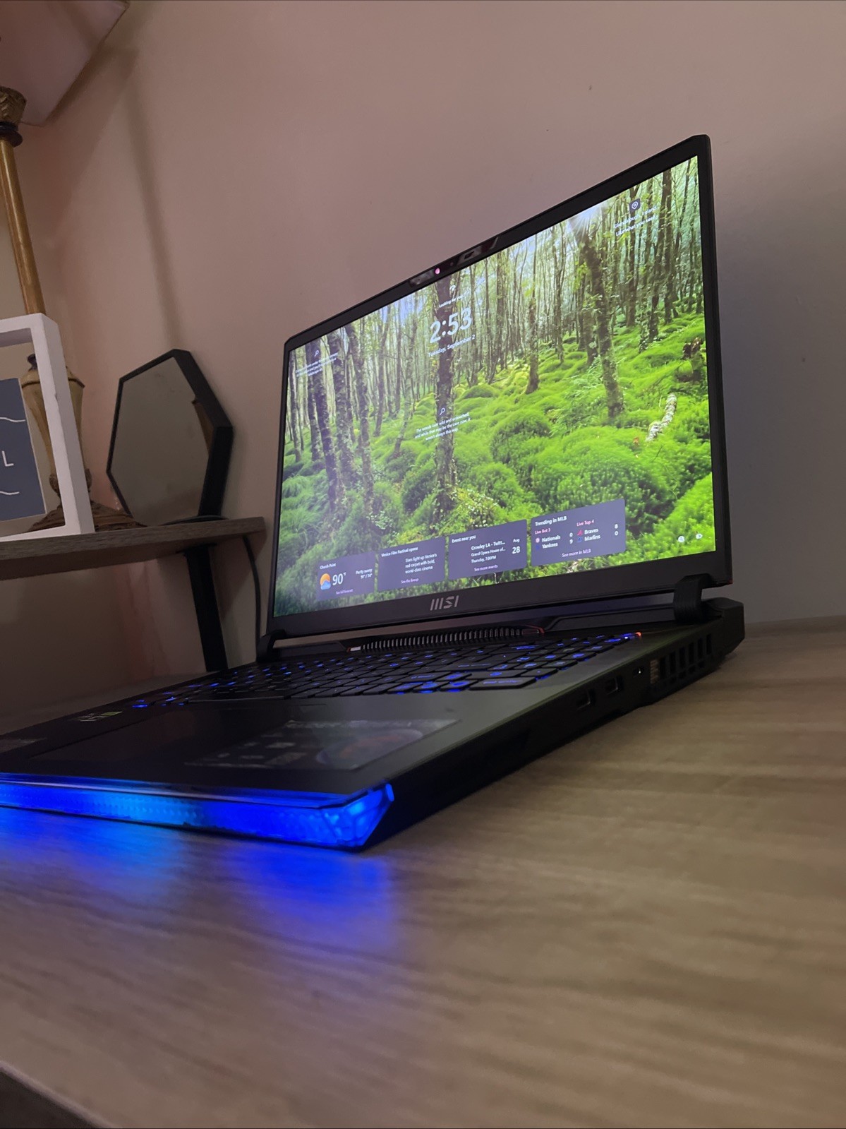 MSI Raider GE78 HX 13V Laptop 17-inch, 1TB, Intel I7, Windows 11 Pro