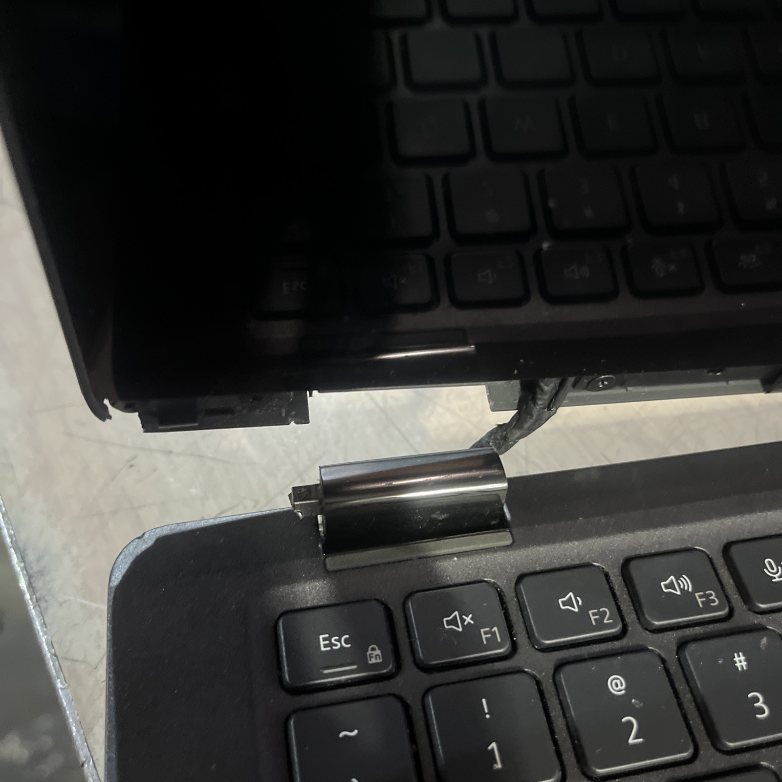THINKPAD LENOVO E590 INTEL CORE I3-8145U 2.10GHZ NO RAM NO HD
