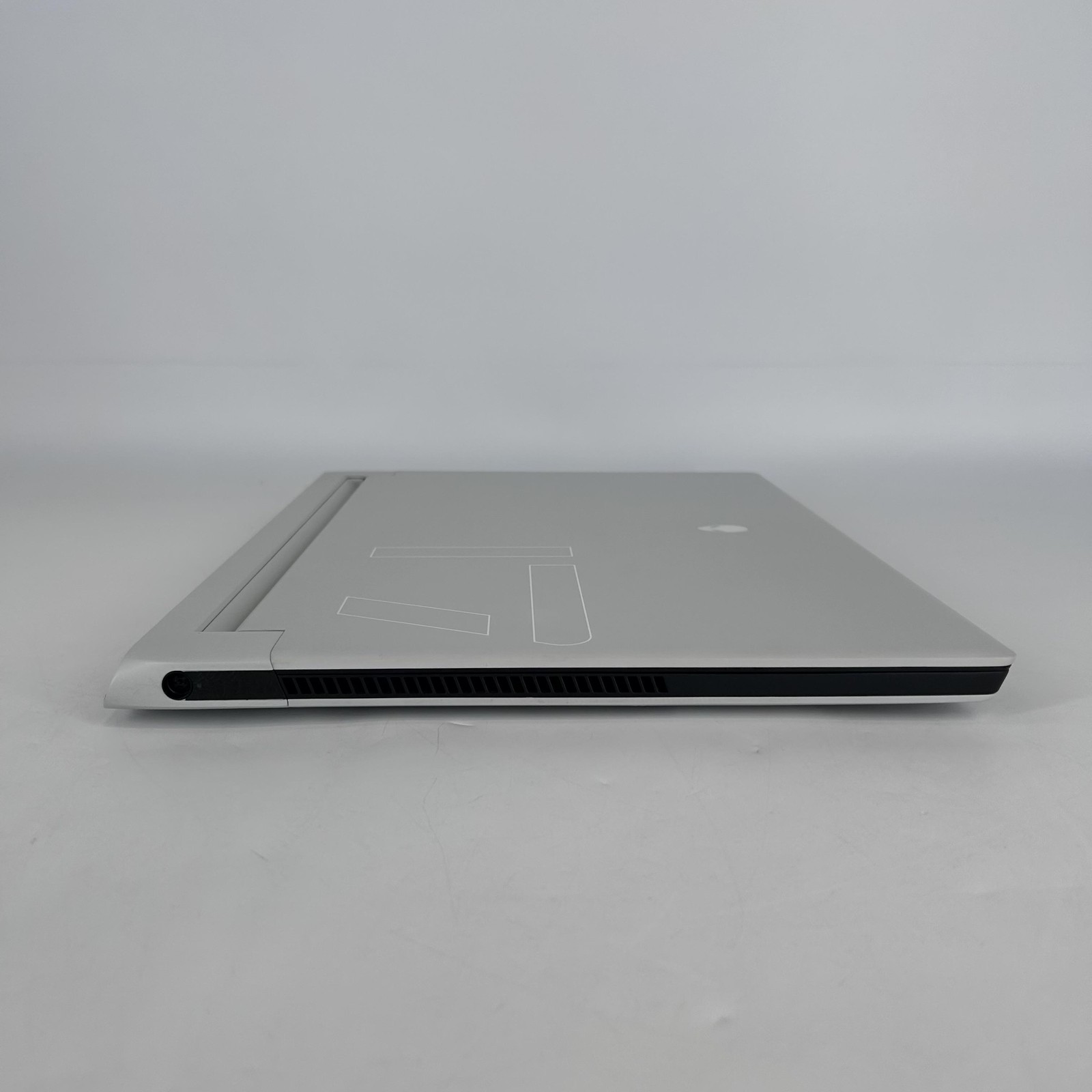 Dell Alienware X17 R2 120Hz 4K 2.5 GHz i9-12900H 32GB 1TB SSD NVIDIA RTX 3080