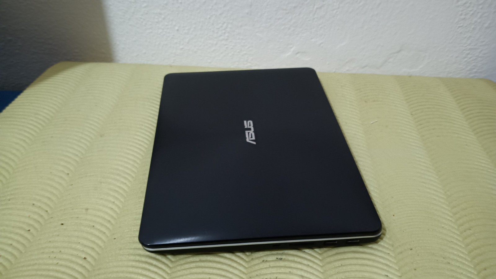 Asus VioBook R301LA 13.3″ I5-5200U 8gb 256gb ssd m2 win11