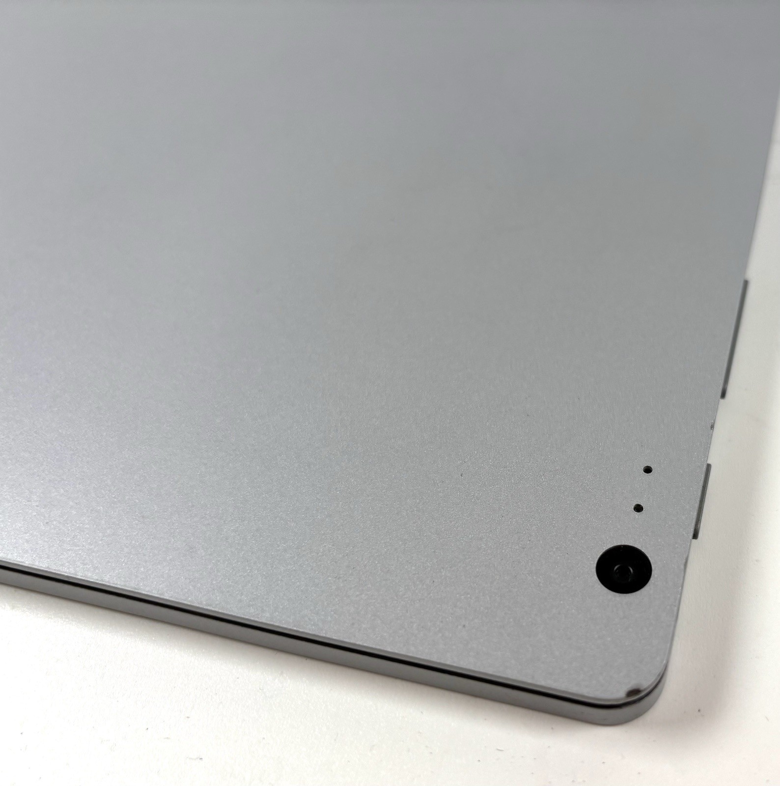 Microsoft Surface Book 2 1832 i5-7300U RAM 8GB 256GB 13.5″ Tablet Grade A
