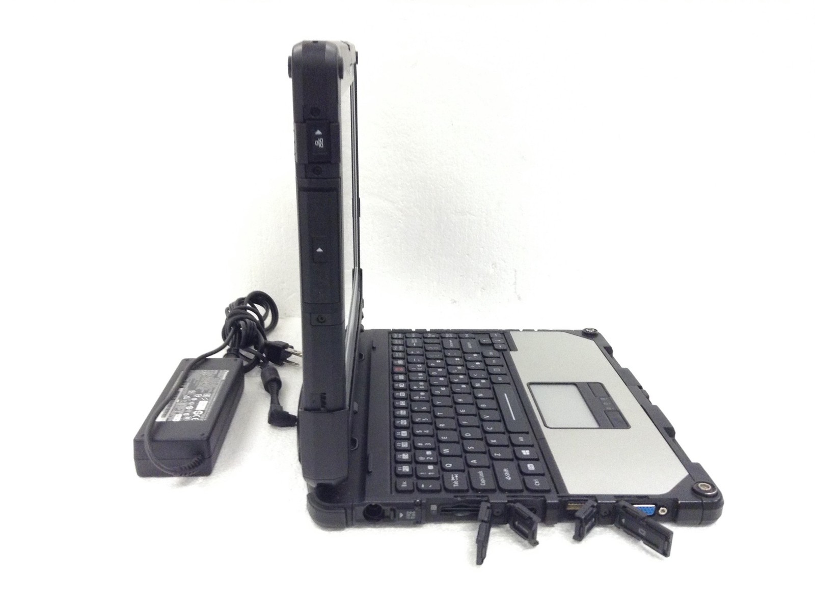 Panasonic Toughbook CF-33 MK1 i7-7600U 16GB 256GB SSD Touch, 2x Battery, 14K HRS