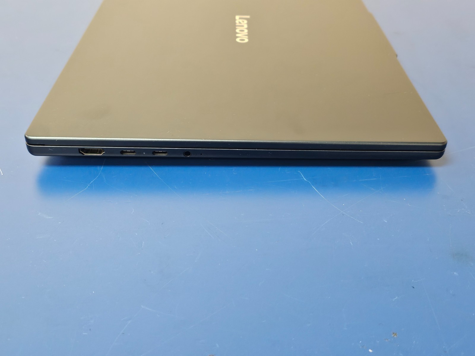 LENOVO IdeaPad 5 2-in-1 16AKP10, AMD Ryzen AI 7 350, 16 GB RAM, 1 TB NVMe SSD
