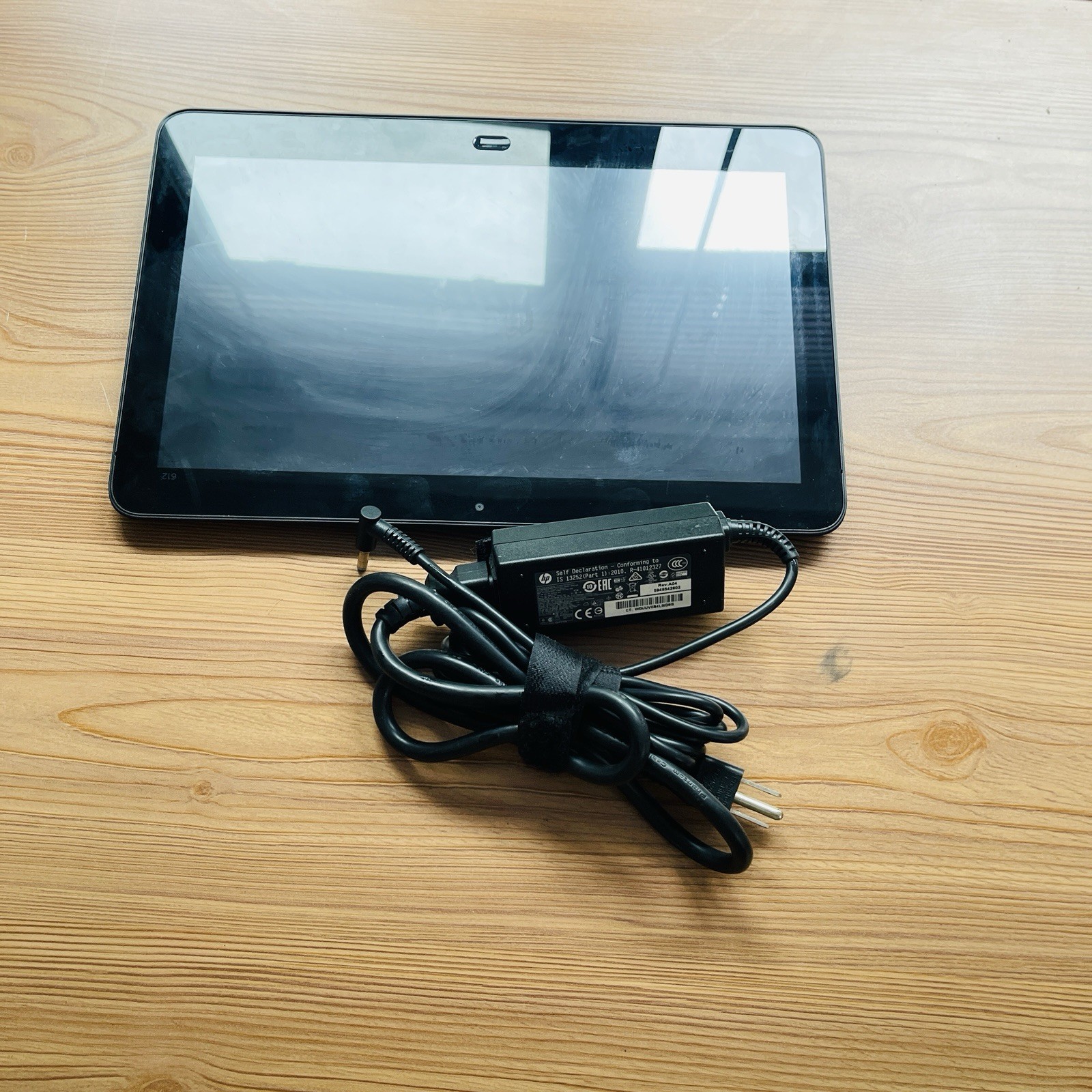 HP Pro X2 612 G1 Tablet And Charge 4gb Ram And 64gb Memory