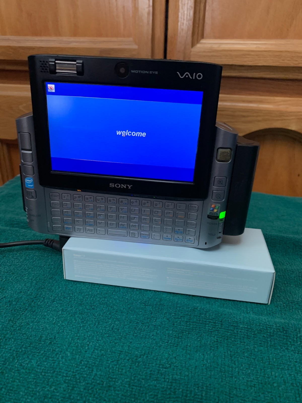 Sony VAIO 4.5-inch Micro Laptop 1GB RAM 30 GB HD (VGN-UX280P)
