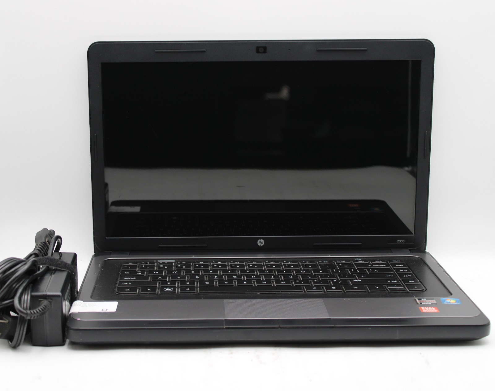 HP 2000-369WM _ AMD E-450 @ 1.65 GHz _ 4GB RAM _ No SSD / OS