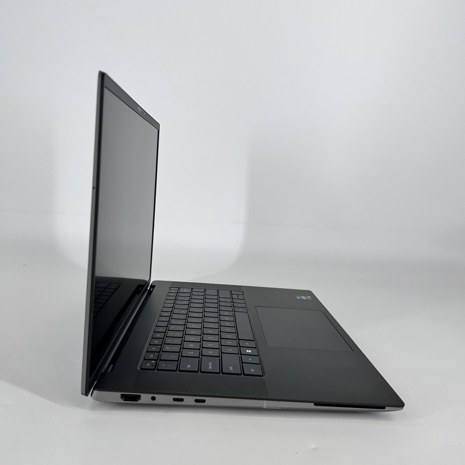 Dell Precision 5680 16 FHD 2.6GHz i9-13900H 32GB 1TB SSD RTX 2000 Ada Bad Camera