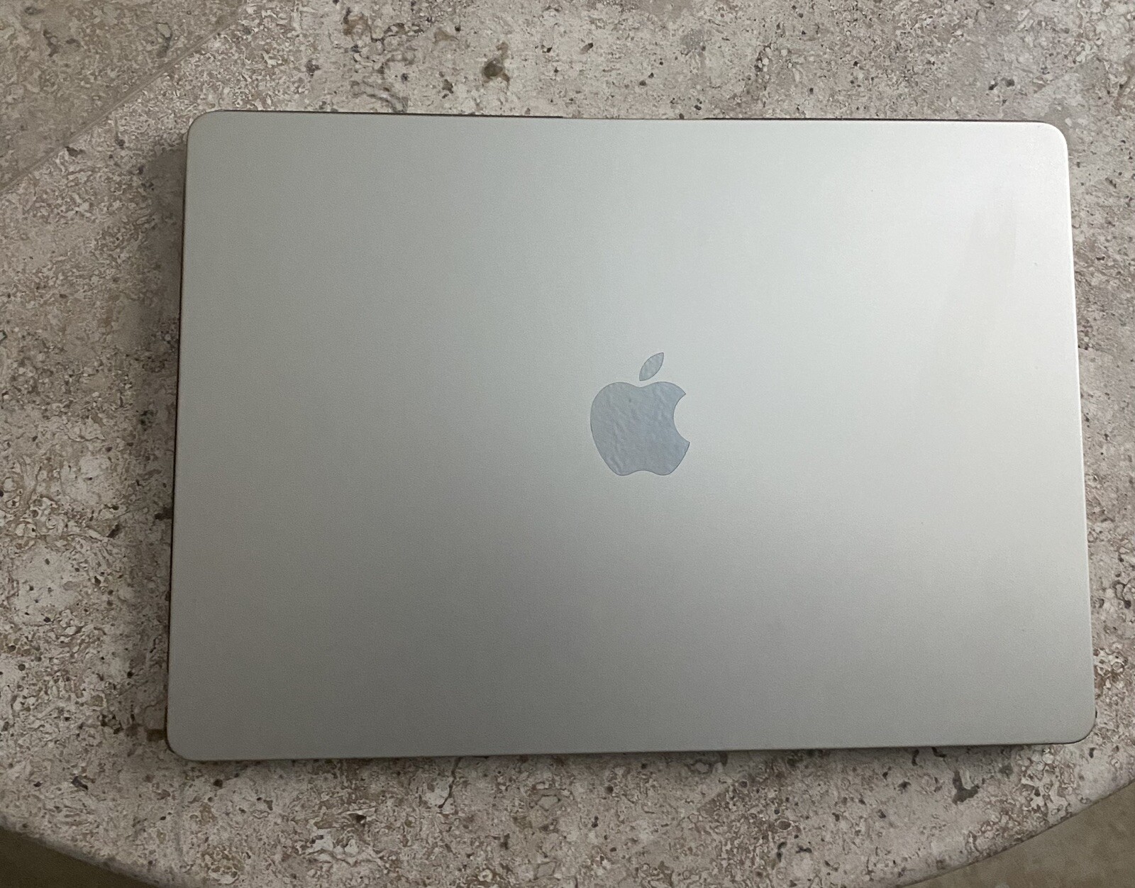 Apple – MacBook Air 15″ Laptop – M2 chip – 8GB Memory – 256GB SSD – Starlight