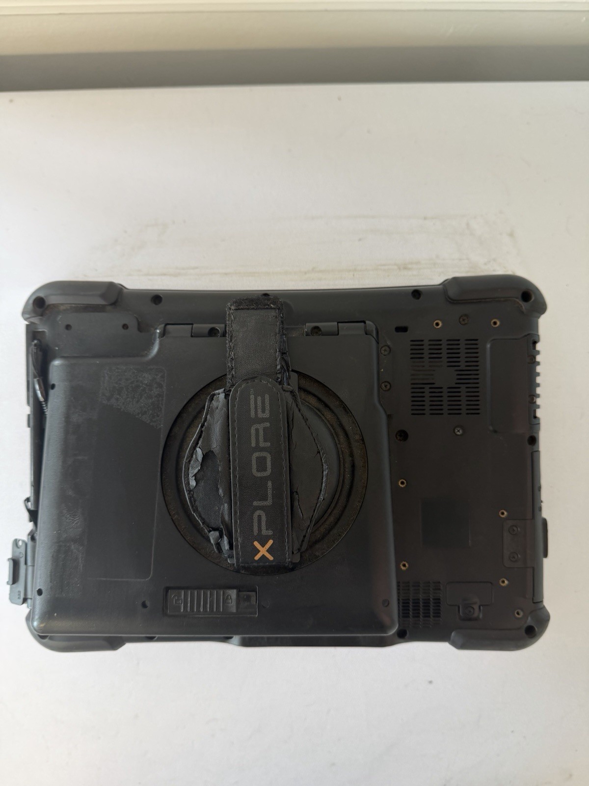 Zebra Xplore ix101L1 Laptop – Good Screen – Intel Pentium N4200 – Read Des