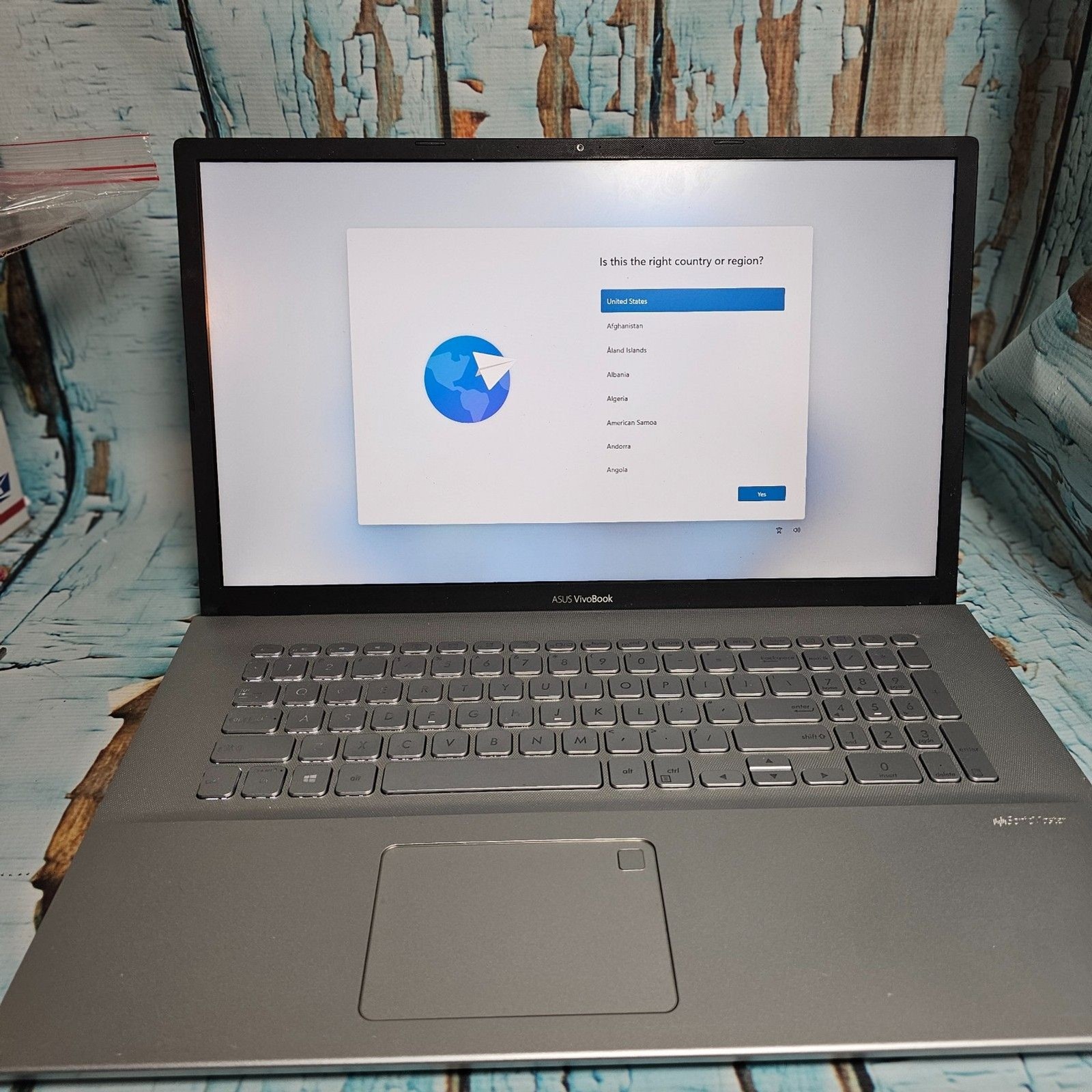 ASUS VivoBook 17 X712JA/S712J 17.3″ Laptop i5-1035G1 8GB RAM 1TB Win 11 Charger