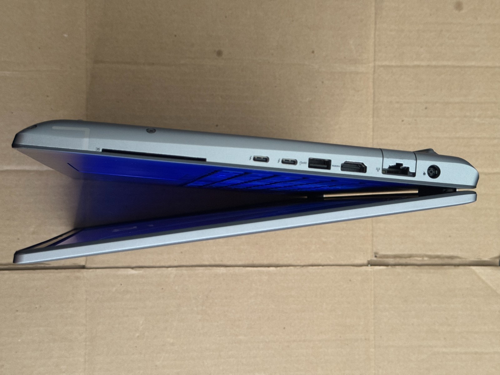 Dell Precision 7770 17.3″ FHD i7-12850HX RTX A1000 4GB 32GB RAM 1TB SSD Wi-Fi 6E