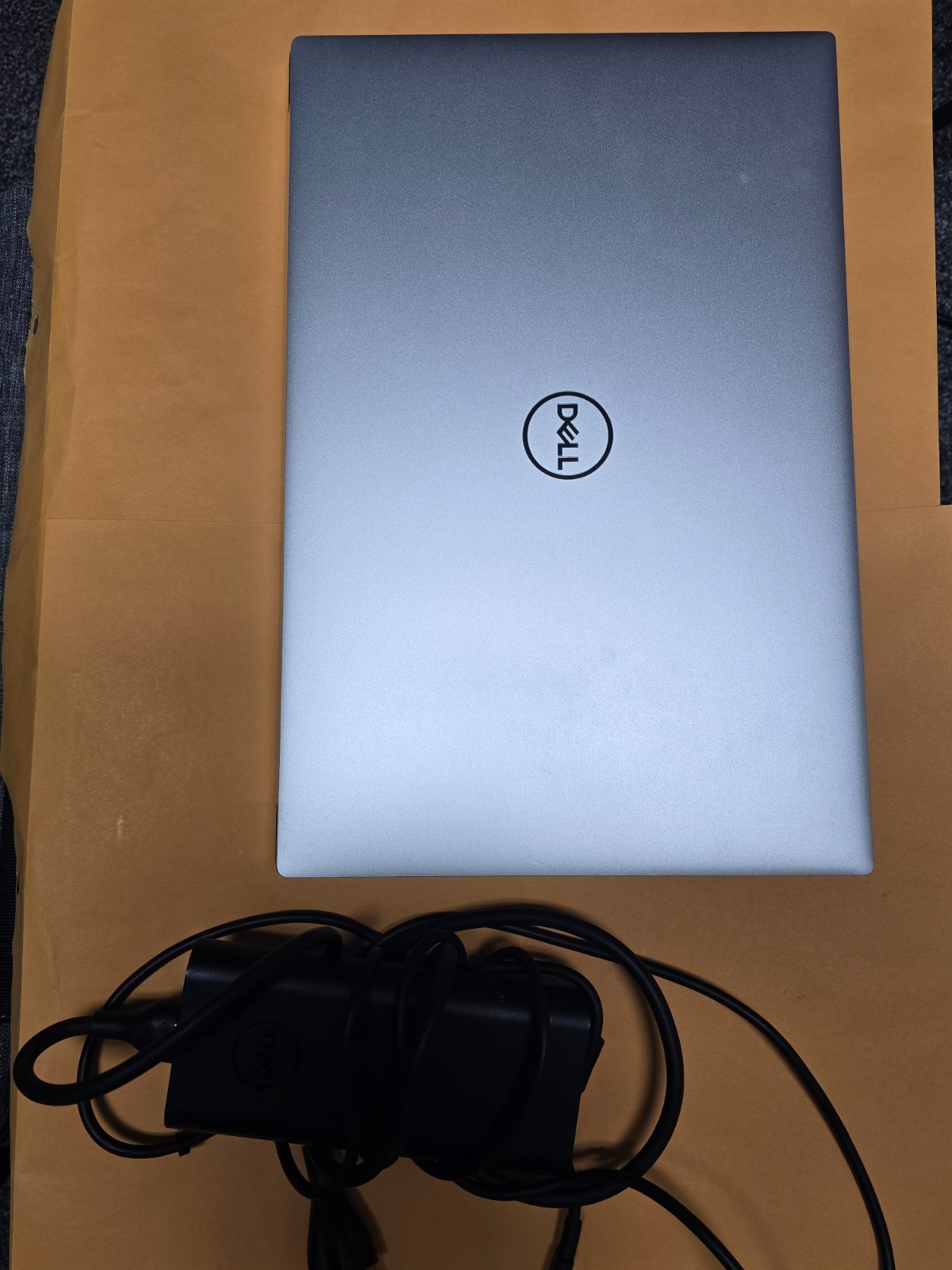 Dell XPS 15 9510 11th Gen Inteli7-11800H@2.30GHz,16GB RAM, 477GB Storage