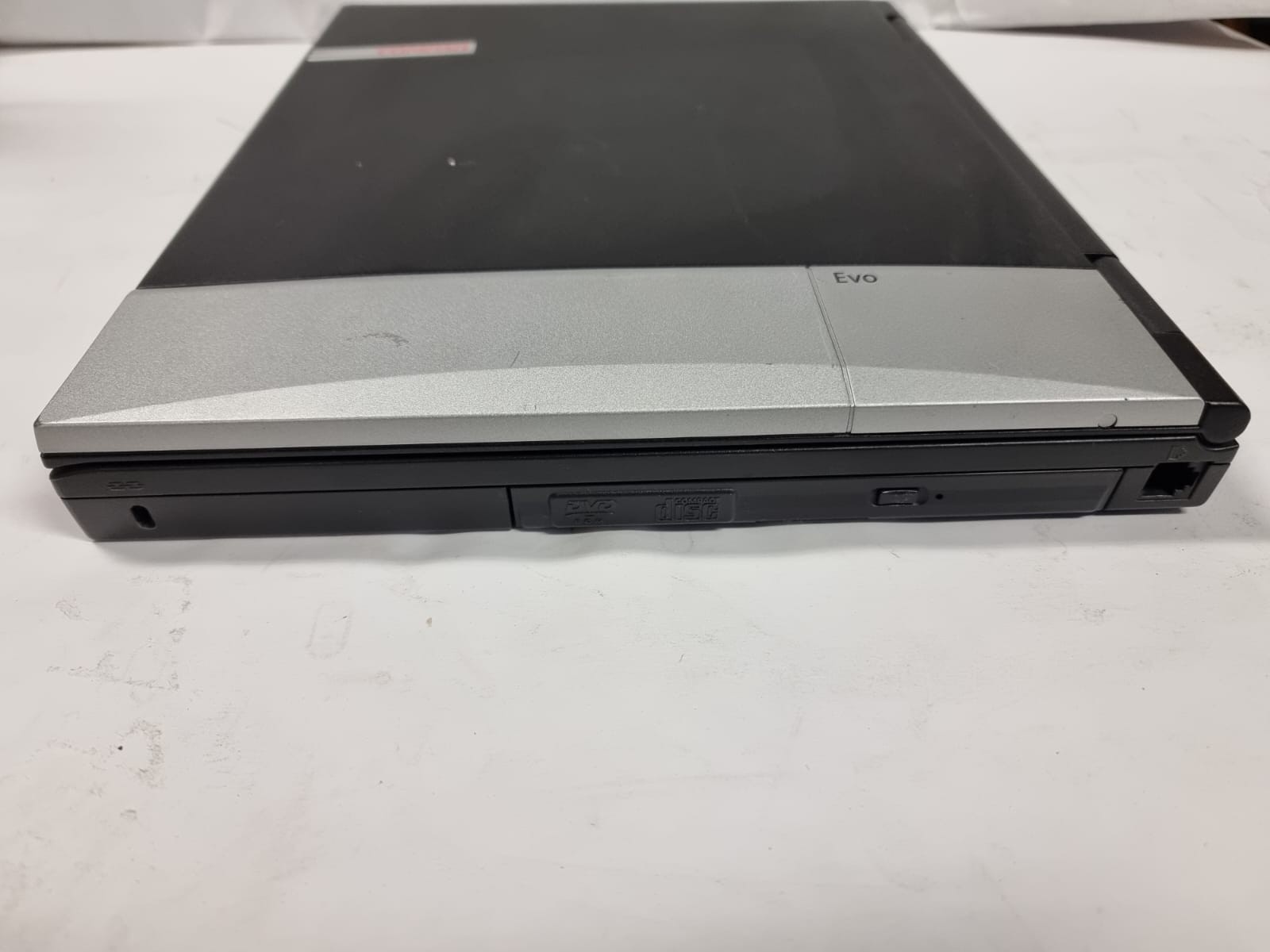 Compaq Evo N600C Intel Pentium III-M 1066MHz 256 MB NO HDD / Vintage / Untested