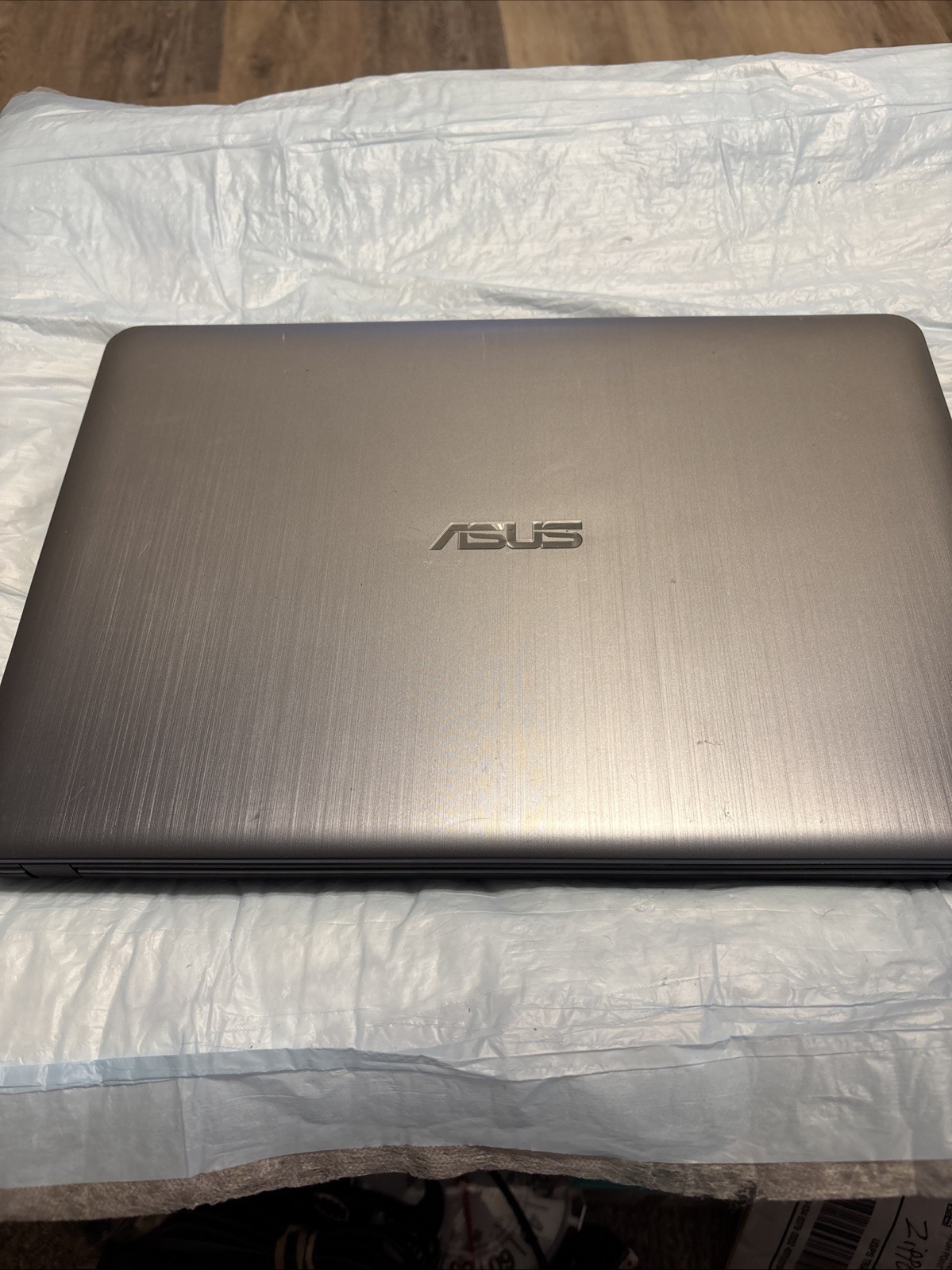 ASUS VivoBook Max X441BA 14″ AMD A6 4GB 500GB Laptop W/ Charger Windows10 *READ*