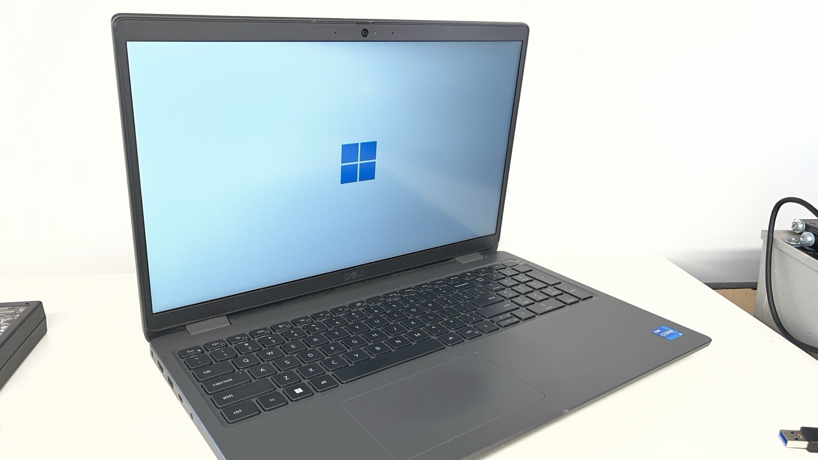 Dell Latitude 3540 15.6 i5-1335U 1.30GHz 16GB 256GB NVME Win 11 Pro -no Keys Lit
