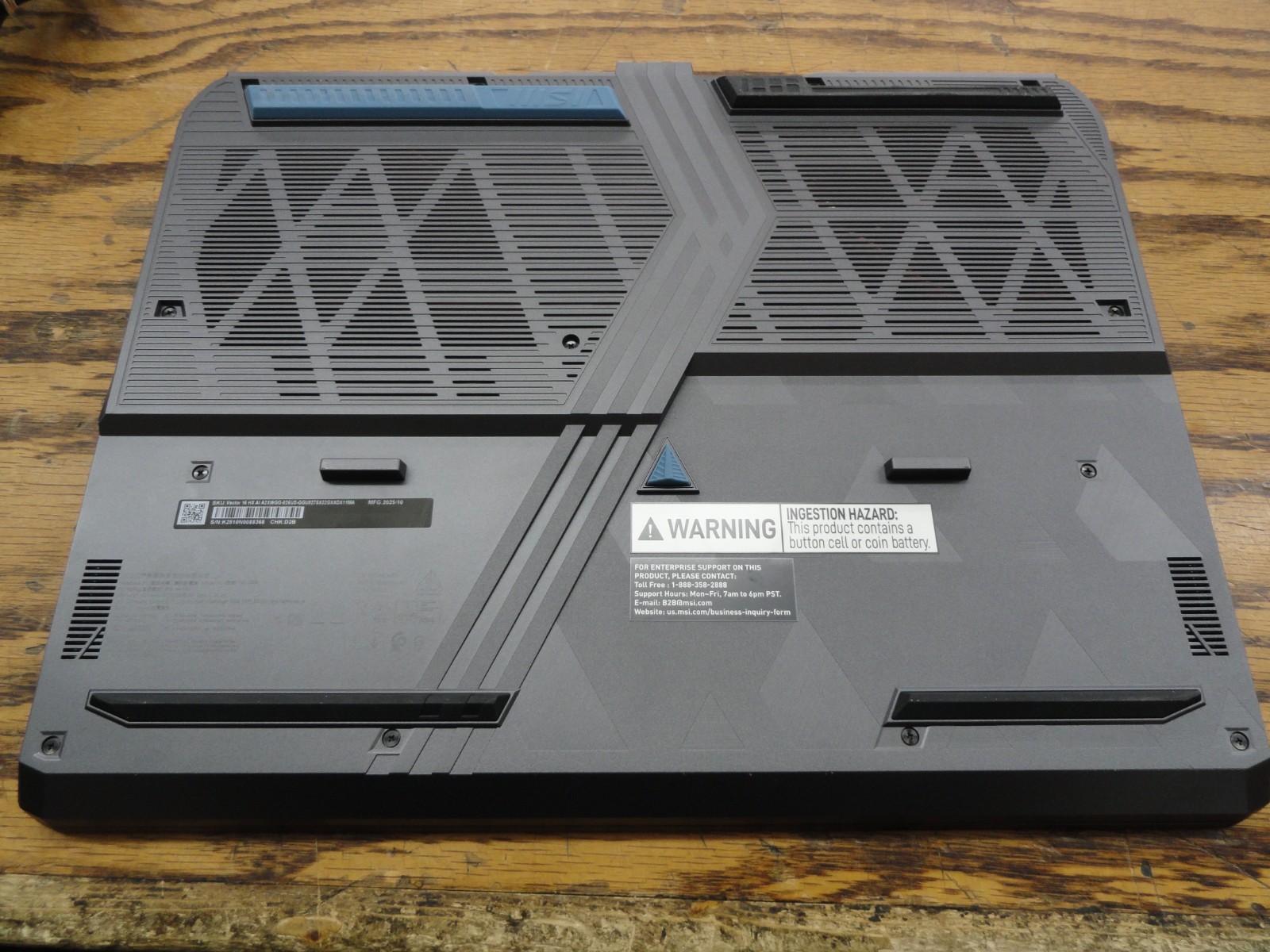 MSI VECTOR 16 HX AI A2XW / Core Ultra 9 / 32GB RAM / 1TB SSD – PRISTINE!