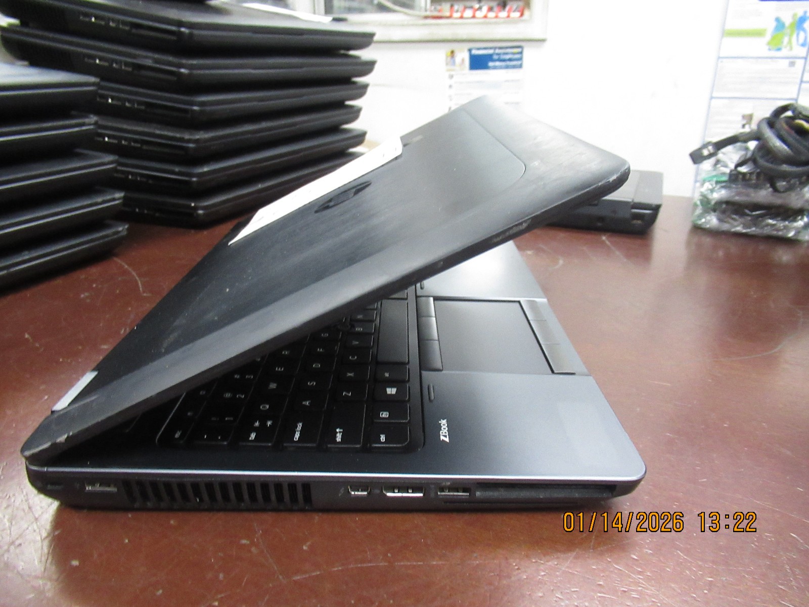 HP ZBook 15 15.6″ Intel i5-4300M 2.60GHz 16GB 256GB HDD Laptop w/ AC [NO OS]