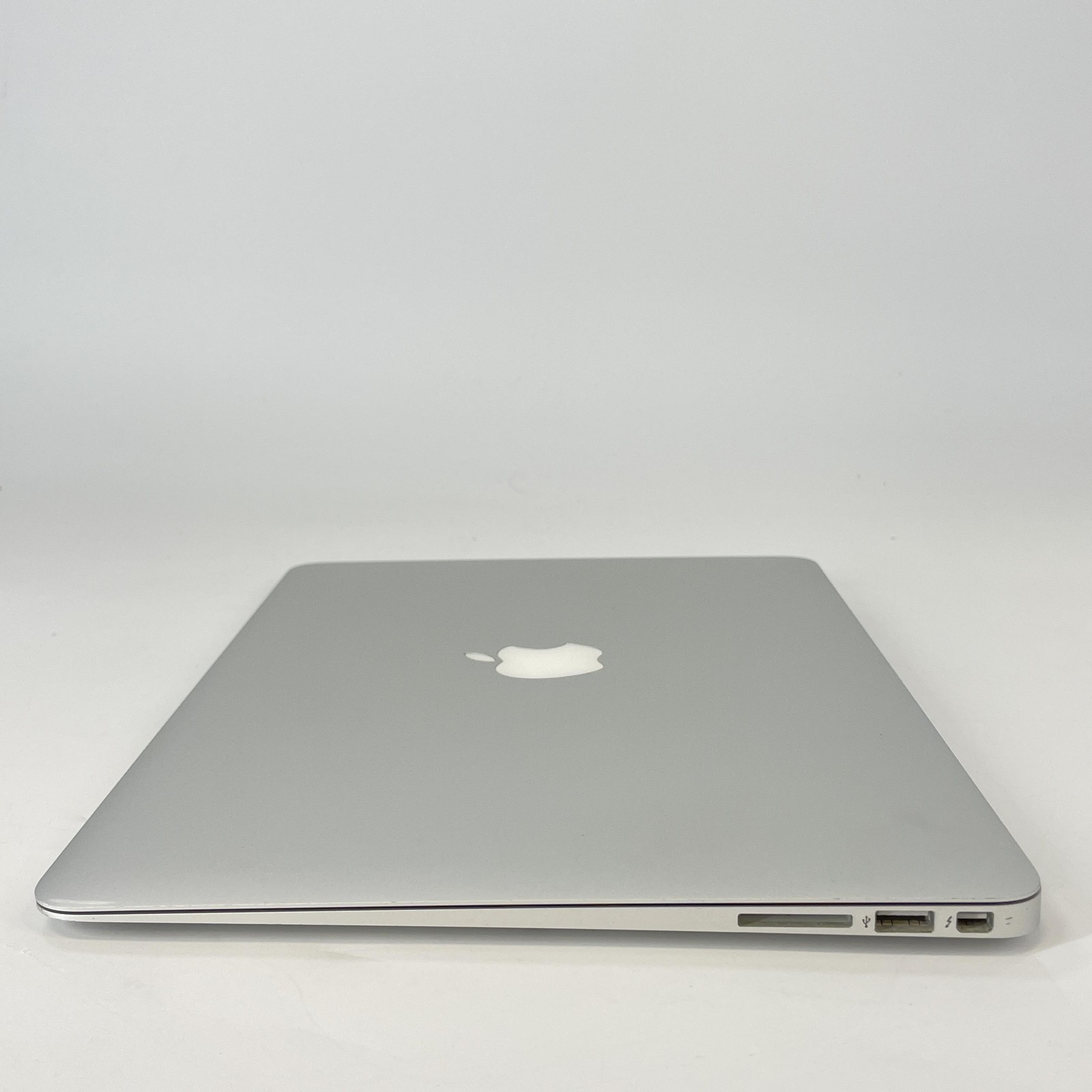 MacBook Air 13 2012 Silver HD+ 1.8 GHz i5-3427U 4GB RAM 128GB SSD – Bad Battery