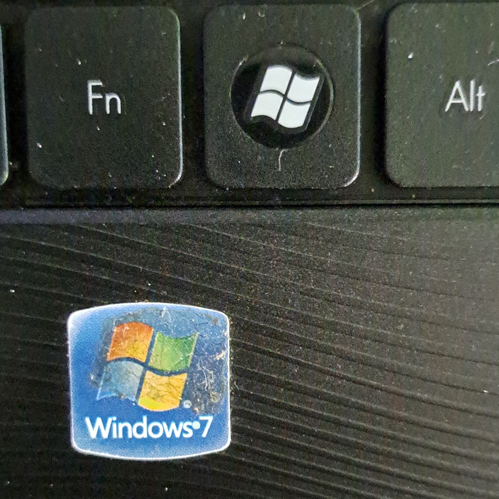4 laptops Gateway PSWS6 Solo 1450 Intel Core i5 Windows 7 XP for parts only