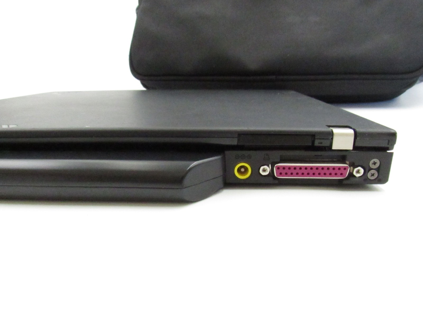 IBM ThinkPad 2373 4TU Vintage Laptop Intel Pentium M w/ Charger Bag Read