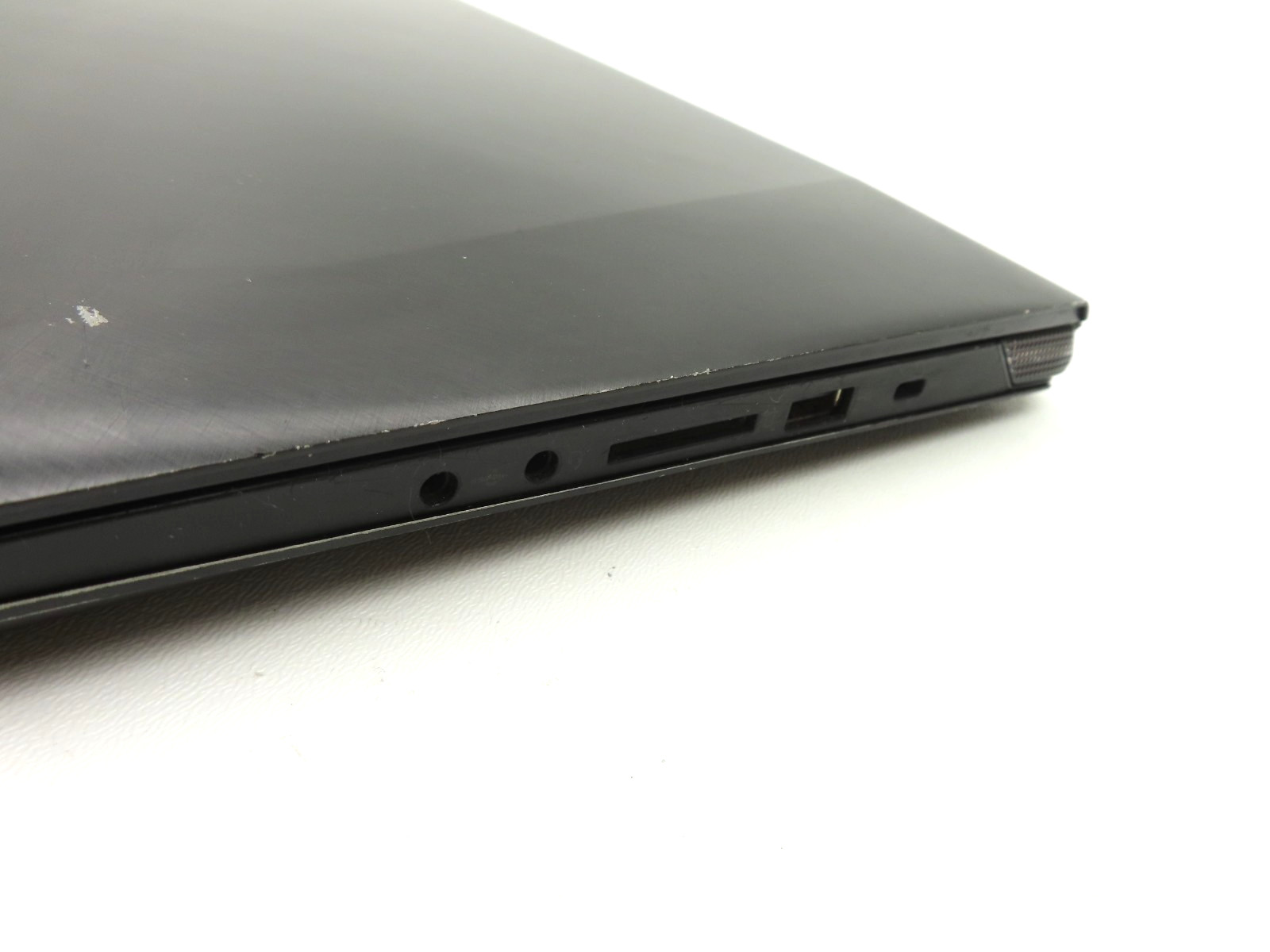 Lenovo Y50-70 15.6″ Intel i7-4700HQ 2.40GHz 16GB RAM 1TB HDD GTX 860M